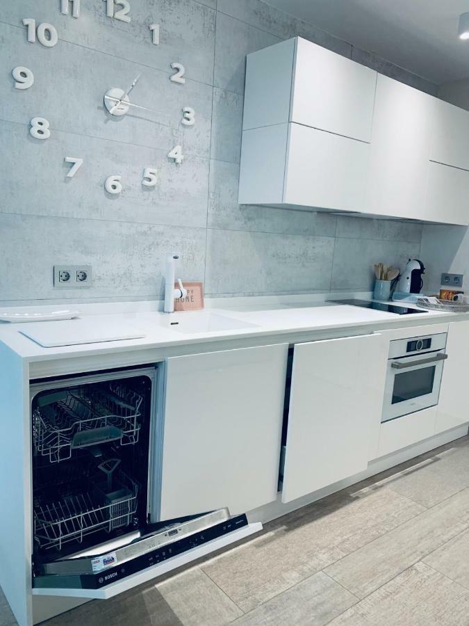 Cathedral Studio, Luxury Studio In Cathedral Area, Parking Optional Севиля Екстериор снимка