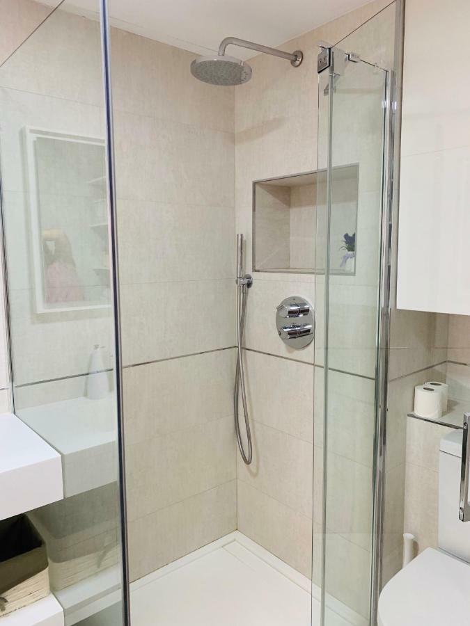 Cathedral Studio, Luxury Studio In Cathedral Area, Parking Optional Севиля Екстериор снимка