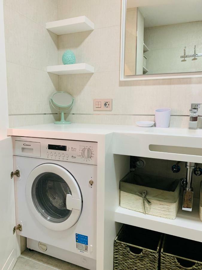 Cathedral Studio, Luxury Studio In Cathedral Area, Parking Optional Севиля Екстериор снимка